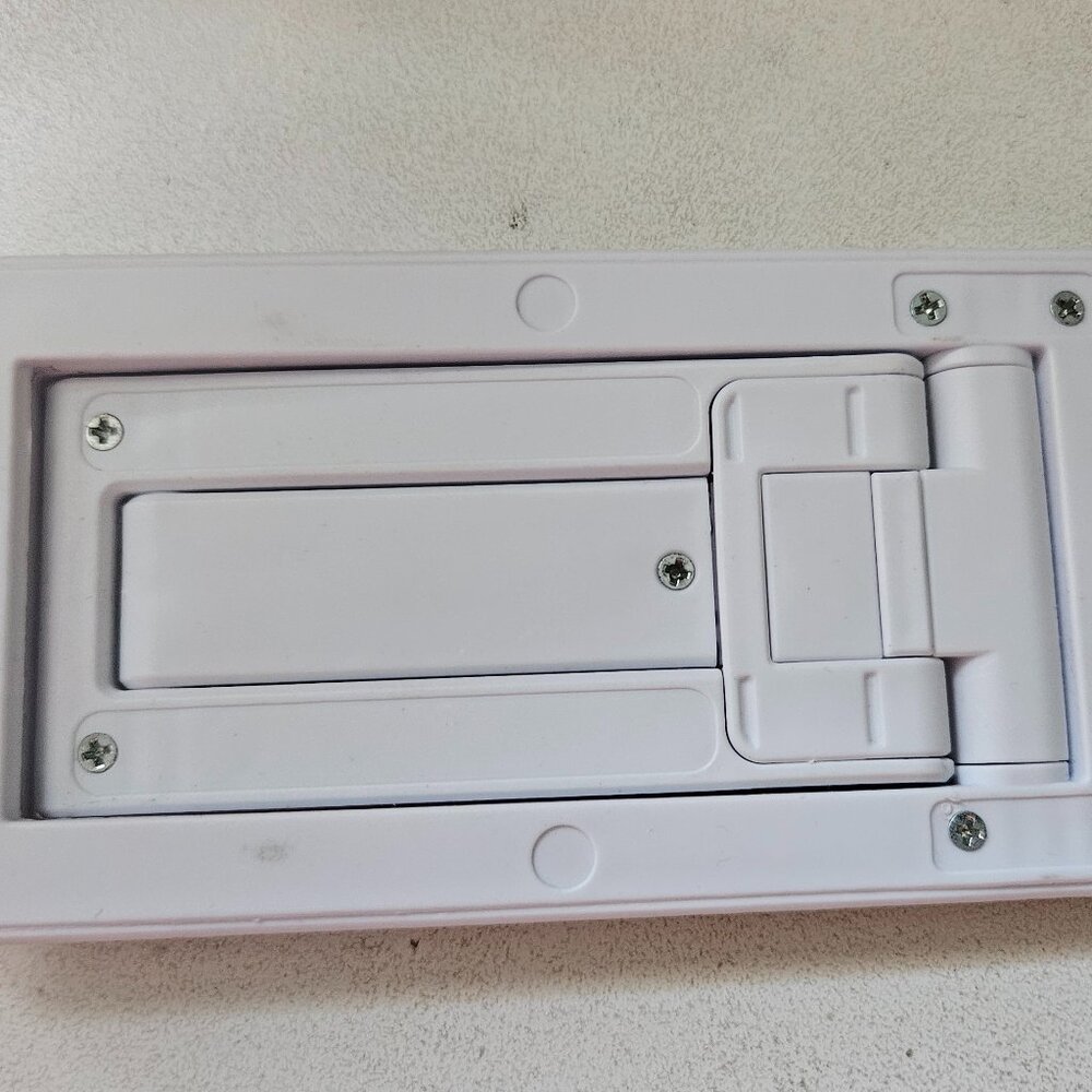 Phone stand - Picture 2 of 2
